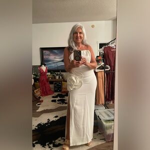 Elegant White Strapless Dress from Brazil. New with tag